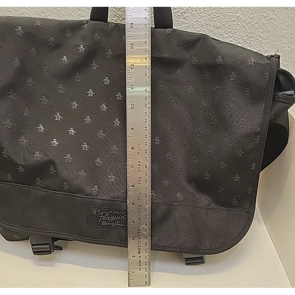 Original Penguin Messenger Bag‎ by Munsingwear Laptop Black Penguin Logo